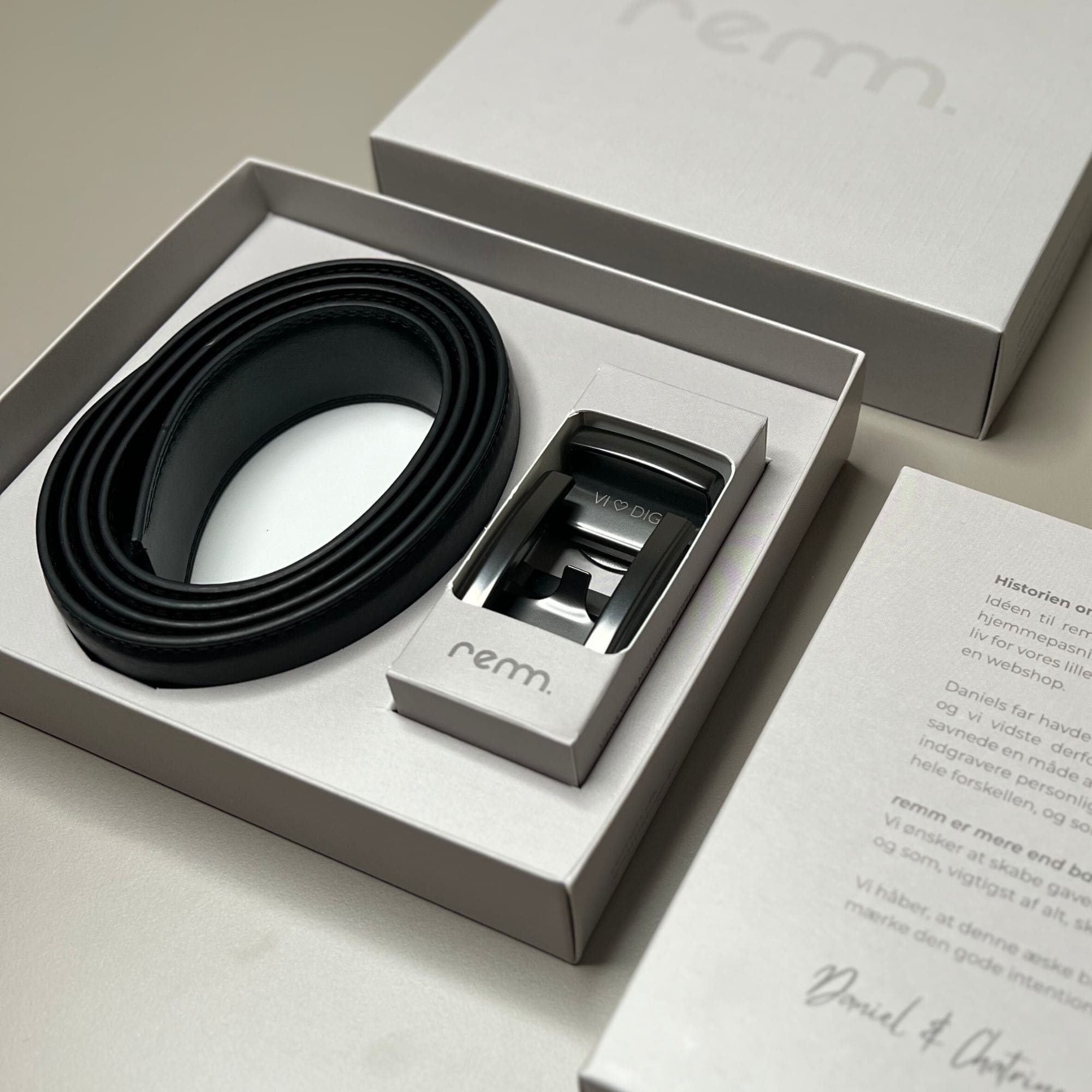 GAVESÆT #1 – 1 x Læderbælte med personlig indgravering